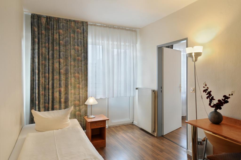 Fair Hotel Frankfurt - An Der Messe Frankfurt am Main Kamer foto